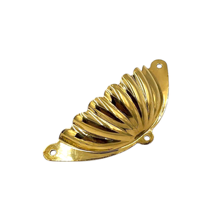 มือจับลิ้นชักเปลือกหอยทองเหลืองโบราณ - Product Image 2