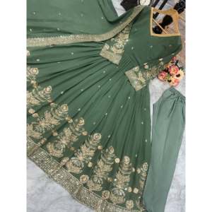 ชุดเดรส Anarkali ผ้าโพลีเอสเตอร์สำหรับงานปาร์ตี้ พร้อมผ้าคลุมไหล่และผ้าพันคอเพื่อลุคที่มีสไตล์ - Product Image 1