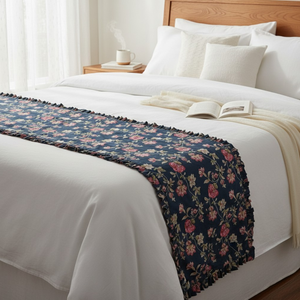 Cubrecama de Lujo con Estampado Floral en Tela de Algodón para Camas King Size e Interiores de Lujo Disponible a Precio de Fábrica - Product Image 1