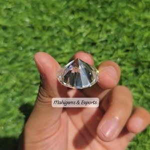 Moissanita Blanca Redonda de Corte Brillante de 22 MM, Joyería Personalizada Hecha a Mano - Product Image 4
