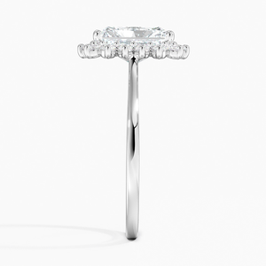 Anillo de boda clásico para mujer de plata de ley 925 con moissanita de corte radiante Sunburst Halo. - Product Image 2