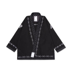 Uniforme de Artes Marciales Jiu-Jitsu Negro, Modelo Albino & Preto Barrier Gi, con Diseño de Bordado de Alambre de Púas y Detalles Blancos - Product Image 2