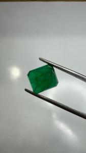 Émeraude naturelle zambienne de 3,75 carats, forme octogonale, pierre précieuse vert foncé facettée, pierre précieuse pour la fabrication de bijoux fins - Product Image 2