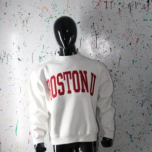 Sudadera BOSTON U con cuello simulado, 450 GSM, nombre personalizado, bordado aplicado, corte holgado, 100% algodón, felpa francesa. - Product Image 3