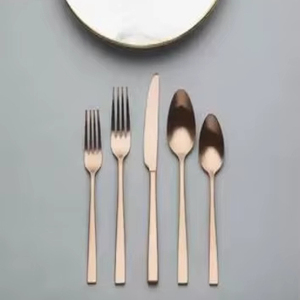 Vaisselle de luxe inspirée des palais de Dubaï pour mariage, vente en gros - Product Image 1