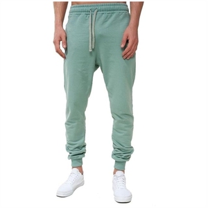 Pantalon de jogging décontracté pour homme, léger, multi-poches, en tissu écologique laminé, modèle tendance et personnalisable - Product Image 4