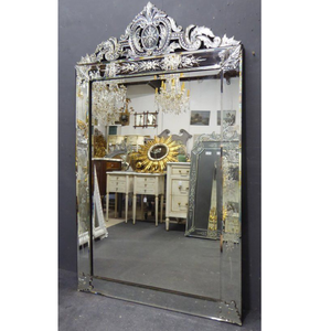 Miroir mural baroque vénitien de luxe | Miroir décoratif en verre de style antique avec cadre orné pour la décoration intérieure de la pièce, de l'hôtel et de la maison - Product Image 1