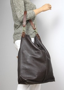 Latest Daily Use Fashion Lightweight Durable Leather <b>Bag</b> Hobo soft wholesale price Water-resistant Non-stick Leather Hobo <b>Bag</b> - Product Image 5
