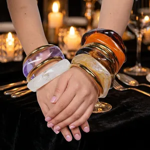 Conjunto de Brazaletes de Resina Epoxi de Moda para Mujer, Tres Colores, Joyería Contemporánea, Resistente al Agua, Venta al Por Mayor - Product Image 6