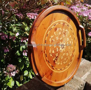 ถาดไม้ทรงกลมขัดเงา ประดับมุกอย่างประณีต สไตล์รักและเรือเดินสมุทร เหมาะสำหรับของที่ระลึกและของขวัญแต่งงาน - Product Image 3