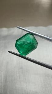 Émeraude Verte Naturelle, Pierre Précieuse Non Montée, Coupe Octogonale, Forme Carrée pour la Fabrication de Bagues, Pendentifs et Bijoux - Product Image 4