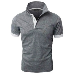 Polo en maille à manches courtes gris pour homme avec col contrastant et boutons sur le devant, haut décontracté uni en jersey, personnalisable OEM - Product Image 2