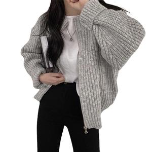 Suéter de Punto Personalizado de Invierno OEM, Diseño Vintage, Patrón Bordado a Mano, Cuello Redondo, Manga Larga, para Mujer - Product Image 1