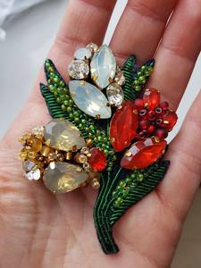 Broche Artesanal Premium con Bordado y Cuentas para Bodas, Fiestas y Uso Casual, Artesanía MD, Niños y Unisex 16-20 años - Product Image 2