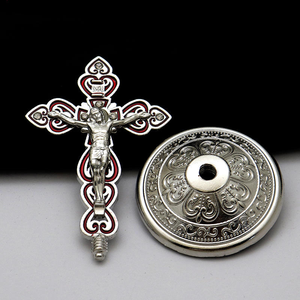 Artisanat de décoration intérieure, artisanat métallique rétro, croix religieuse créative, ornements de voiture - Product Image 4