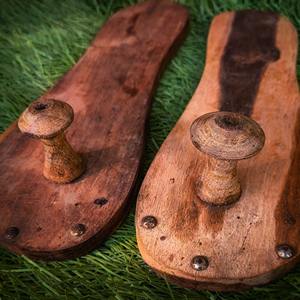 Sandales indiennes traditionnelles en bois faites à la main Khadau Paduka marron pour la méditation, le temple, le yoga, unisexe, anniversaire, 2 pièces - Product Image 4