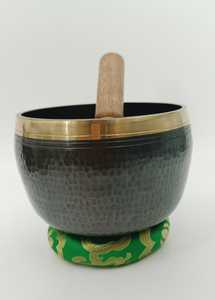 Bol chantant en laiton martelé doré moyen, design unique antique et moderne pour la relaxation, la méditation et le bien-être, tailles et formes personnalisées - Product Image 2