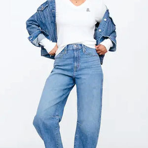 Camiseta Casual de Mujer, Cuello en V, Manga Larga, 100% Algodón Orgánico, con Logotipo, Corte Regular, Color Sólido, Transpirable y Ecológica - Product Image 5