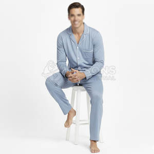 Ensemble de pyjama en soie tendance pour homme, deux pièces, confortable et respirant, pour la maison et le repos 2026 - Product Image 4