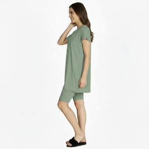 Ensemble 2 pièces d'été pour femme : T-shirt à manches courtes color block et short – Tenue décontractée, streetwear et sportswear – Vente en gros - Product Image 3