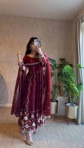 Ensemble de robe Anarkali en soie pour femmes, broderie de fils et de paillettes, tenue indienne pakistanaise, mariage, fête, Diwali - Product Image 2