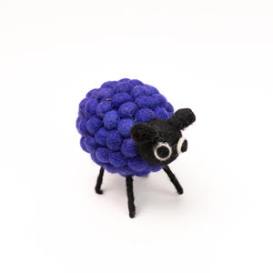 Adorno de oveja de fieltro hecho a mano de 12 cm, figura de animal de granja de lana, decoración para guirnaldas, oveja de fieltro, fieltro y hilo para niños, venta al por mayor a granel - Product Image 4