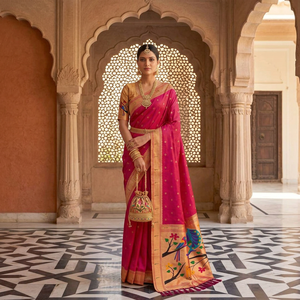 Sari en soie Pethani avec broderies Zari de paons et de fleurs, tenue traditionnelle de mariage pour femmes, style indien - Product Image 1