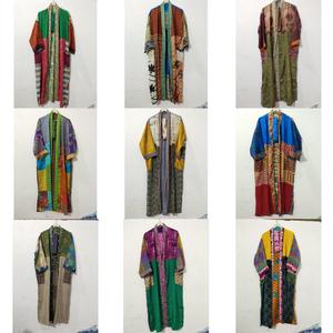 ชุดคลุมผ้าไหมสไตล์โบฮีเมียนวินเทจสำหรับผู้หญิง ตกแต่งด้วยผ้าปะติดปะต่อ คอวี มีเชือกผูก ปรับได้ ความยาวเต็มตัว แขนยาว เอวสูง ซักเครื่องได้ เนื้อผ้านุ่ม - Product Image 1