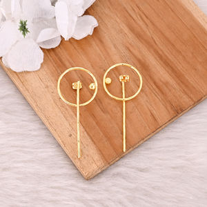 ต่างหูทองเหลืองชุบทองคุณภาพสูง ดีไซน์เรียบง่าย ทำมือ สำหรับผู้หญิง ต่างหูทองเหลืองชุบทอง ขายส่งจากโรงงาน - Product Image 4