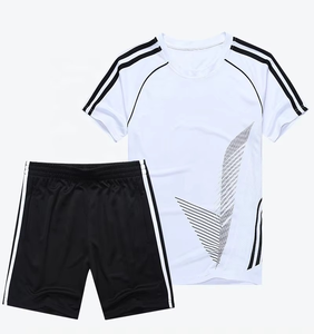 ชุดกีฬาผู้ชายสำหรับวิ่งออกกำลังกายกลางแจ้ง ผ้าตาข่ายระบายอากาศ ชุดเสื้อเจอร์ซีย์และกางเกงขาสั้นสำหรับฝึกซ้อม 2 ชิ้น ขายส่ง - Product Image 3