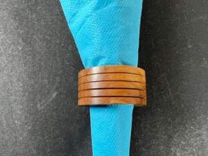 Anillos de Servilleta Clásicos de Madera Elegantes, Duraderos y Ecológicos para Decoración Festiva, Artesanía Premium Personalizable - Product Image 3