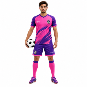 Tenue de football personnalisée haut de gamme pour les équipes de club, ensemble maillot et short assortis pour hommes et garçons, vêtements de sport pour l'entraînement - Product Image 2