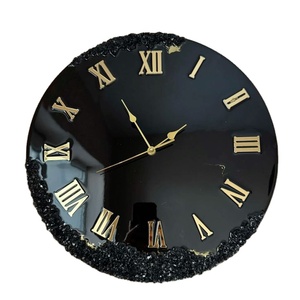 Horloge de table blanche minimaliste moderne avec base en bois, forme cintrée créative, accent de bureau élégant pour la vie quotidienne - Product Image 1