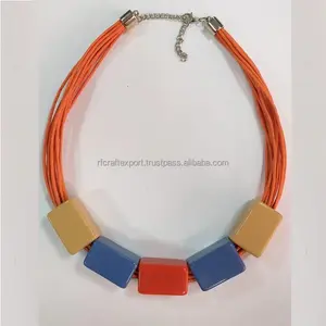 Desain buatan tangan dekoratif kepribadian baru mode kreatif kalung dua warna perhiasan Resin wanita dari India oleh RF C