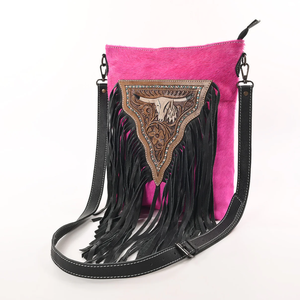 Bolso Bandolera de Mujer en Cuero de Ante Rosa con Grabado de Toro, Hecho a Mano, Duradero, de Lujo, con Correa Ajustable, Venta al Por Mayor - Product Image 3