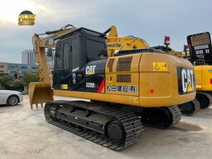 Excavatrice Caterpillar 320D2L d'<span class=keywords><strong>occasion</strong></span>, moteur à injection directe d'origine Euro III, CAT 320D2 L d'<span class=keywords><strong>occasion</strong></span>, pelle sur chenilles de 20 tonnes - Product Image 2