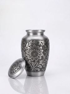 Urne funéraire artisanale en acier inoxydable motif feuille, capacité 3-4L, style classique, faite à la main pour les occasions de commémoration - Product Image 4