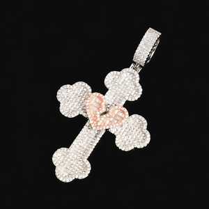 จี้รูปกางเขนประดับมอยส์ซาไนต์สีเงินแบบ Iced Out พร้อมจี้รูปหัวใจสีโรสโกลด์ฝังเพชรแบบไมโครเพฟ สไตล์คริสเตียน - Product Image 1