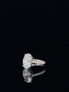 Anillo de Compromiso con Diamante Cultivado en Laboratorio, Corte Ovalado de 3.01CT, Certificado, en Oro Blanco de 14KT, Unisex, Color E-F, Claridad VS1, de Lujo - Product Image 4