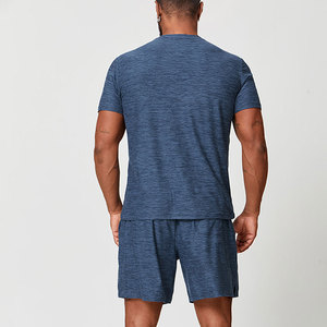 Ensemble homme t-shirt et short, design classique unique, manches courtes, poches latérales et sur la poitrine, respirant et doux pour la peau. - Product Image 2