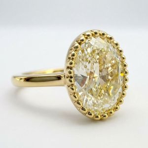 Anillo de Compromiso y Boda con Diamante Ovalado de 5 Quilates Cultivado en Laboratorio, Certificado por IGI, Oro Amarillo de 14K, Minimalista, Vintage, con Bisel Milgrain, Solitario - Product Image 4