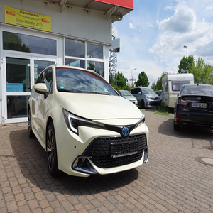Toyota Corolla 1.8L Hybride Touring Sports Teamplayer, Véhicule Familial Économe en Carburant, Design Moderne, Confort de Conduite - Product Image 2