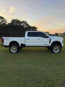 Exclusiva Camioneta Ford F-350 de Lujo Doble Cabina 2026 - Product Image 4