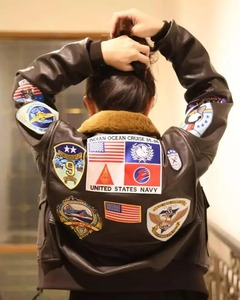 Blouson aviateur en cuir Top Gun pour femme, veste de pilote vintage avec patchs, costume de pilote - Product Image 5