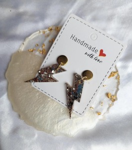 Pendientes de Corazón con Brillantina Hechos a Mano, Pendientes Colgantes de Resina Chapados en Oro, Set de Regalo para el Día de San Valentín - Product Image 3