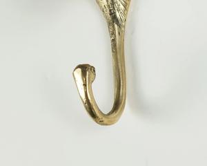 Support mural de garage en métal de style industriel avec doubles crochets durables - Product Image 1