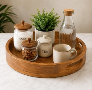 Plateau rond artisanal en bois de manguier avec poignées découpées pour servir des fruits, des collations, du petit-déjeuner et une présentation élégante de la table - Product Image 5