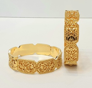 Pulseras de Acero Inoxidable Chapadas en Oro de 24K para Mujer, Marca SARA, Clásicas, Elegantes, de Alta Calidad, para Compromiso y Boda, Venta al Por Mayor - Product Image 3