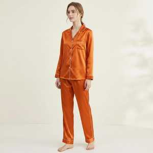 Ensemble de pyjama classique à manches longues, tissu doux au toucher, tenue décontractée pour l'intérieur, confortable - Product Image 1