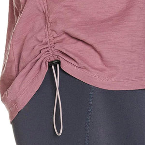 Chemises d'entraînement pour femmes avec impression par sublimation OEM |   Hauts de compression athlétiques anti-boulochage |   Équipement sportif durable avec logo personnalisé - Product Image 5